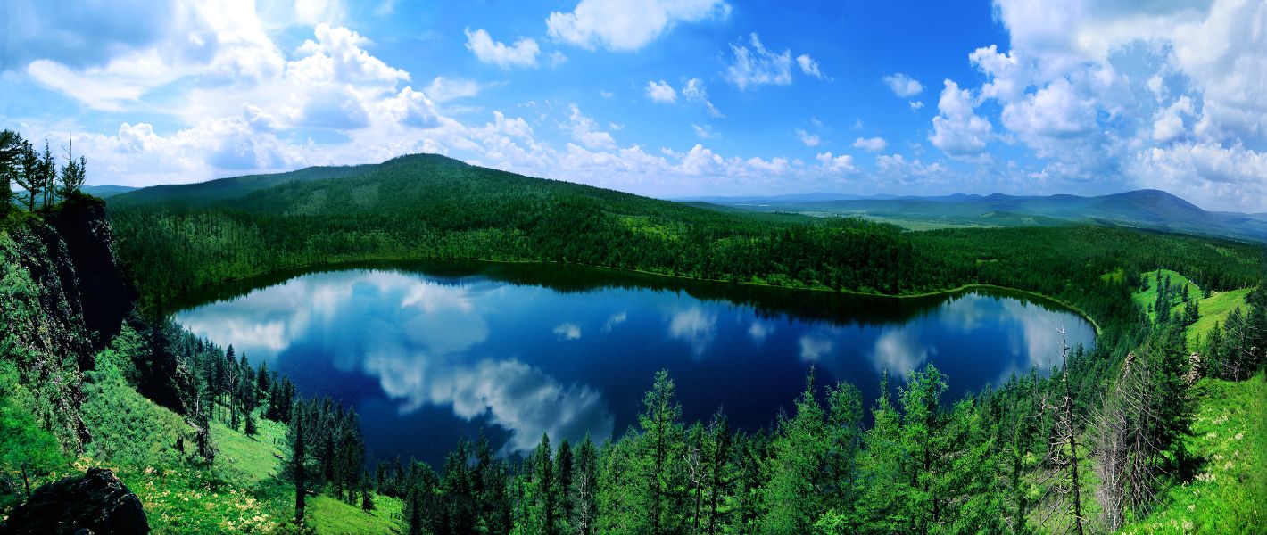 阿尔山驼峰岭天池